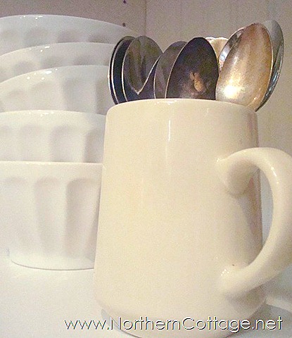 [northern%2520cottage%2520kitchen%2520shelf%2520display%255B1%255D.jpg]