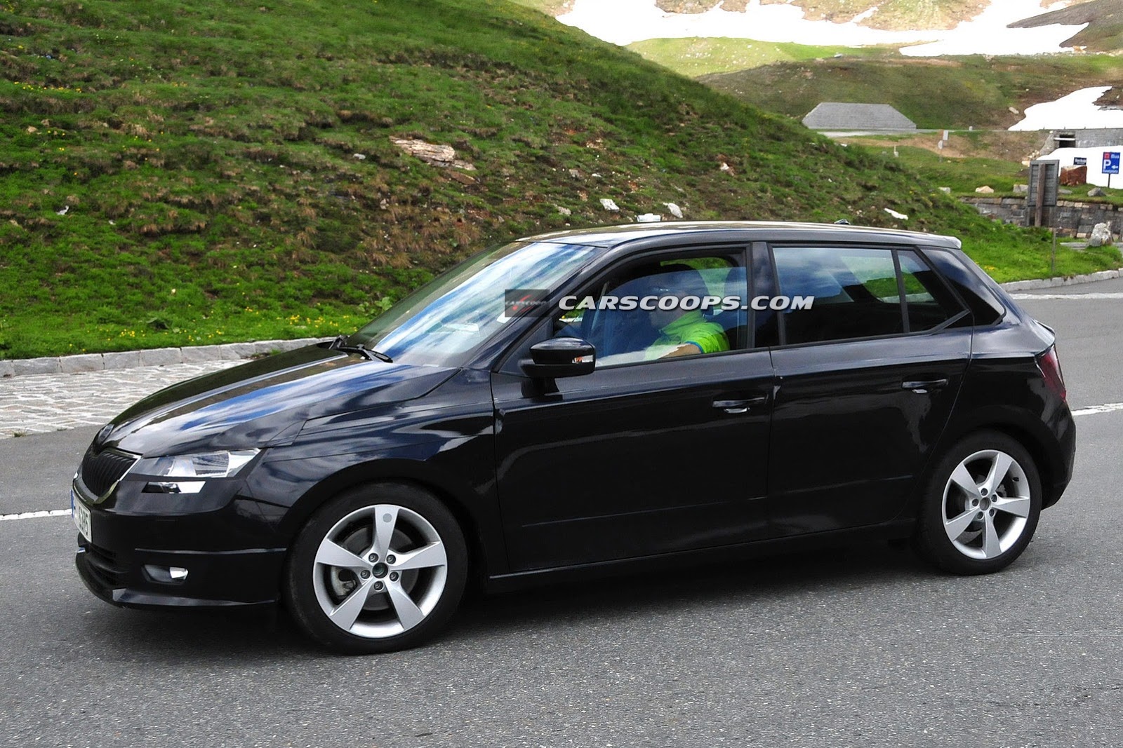 [2015-Skoda-Fabia-4%255B3%255D.jpg]