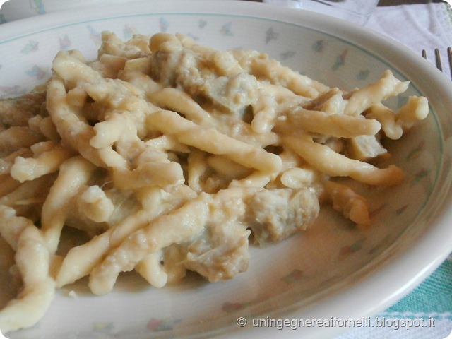 pasta strozzapresti carciofi ricotta olive verdi parmigiano pinoli pesto primo artichokes cheese parmesan 