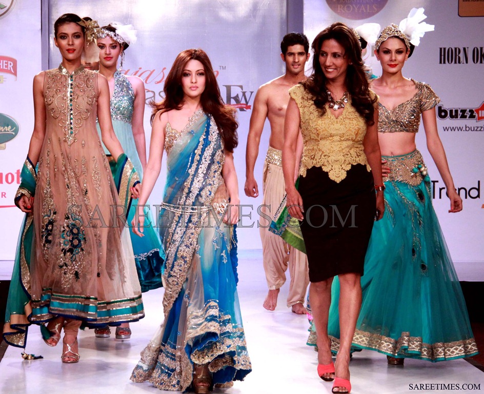 [Riya_Sen_%2526_Pam_Mehta_Saree%255B4%255D.jpg]