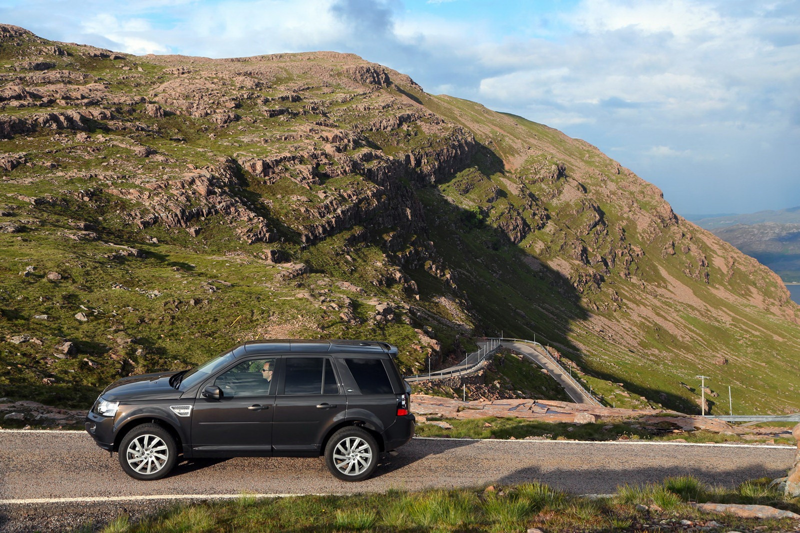 [2013-LR-Freelander-Facelift-14%255B2%255D.jpg]
