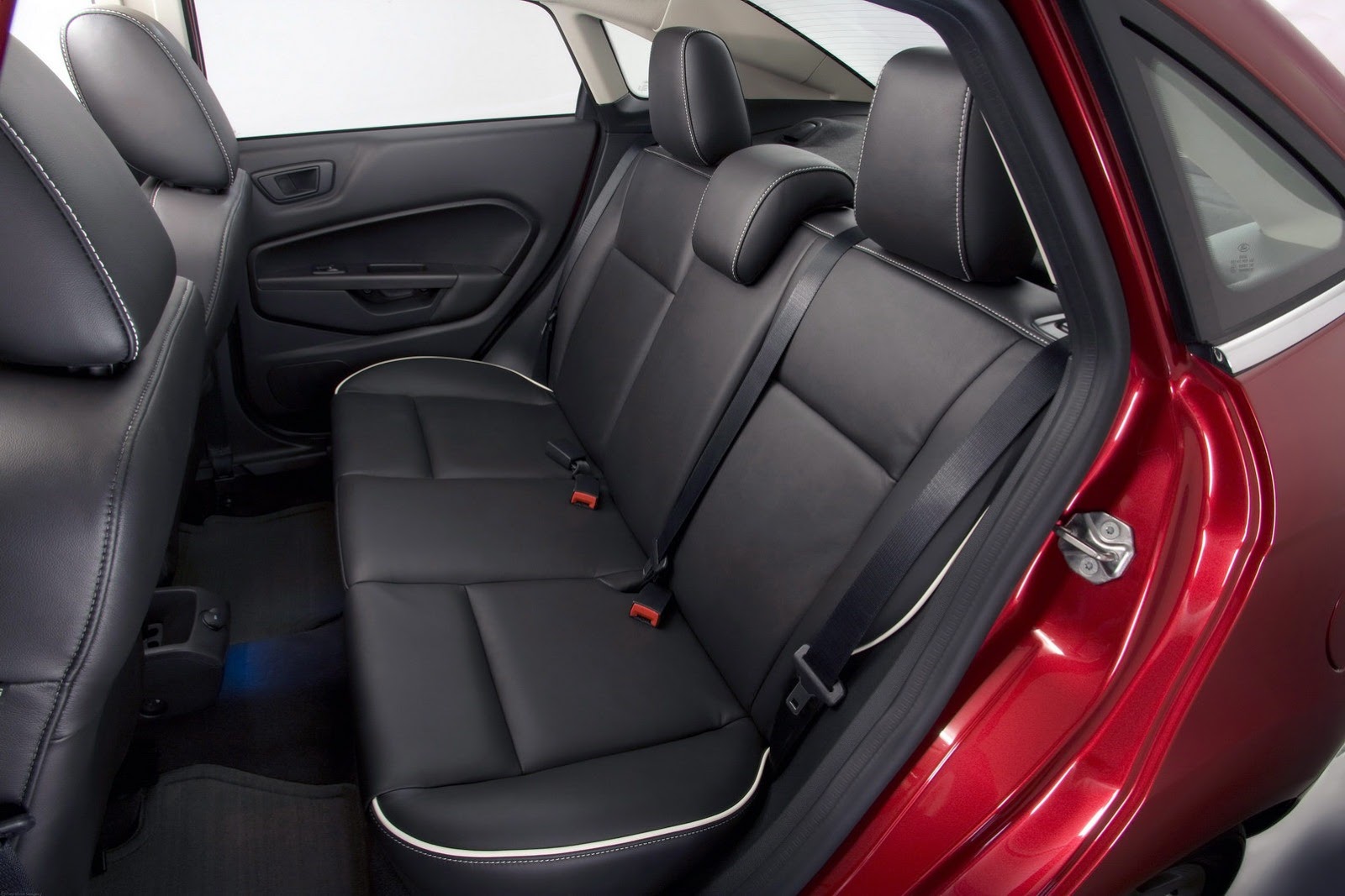 [2013-Ford-Fiesta-4%255B3%255D.jpg]