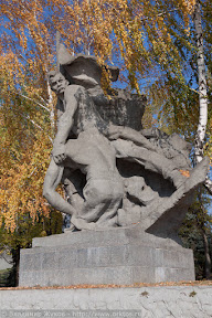 Скульптура на Площади Героев