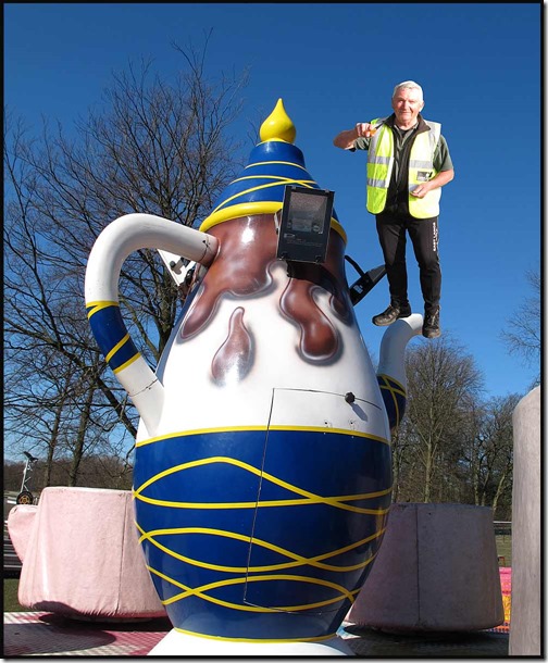 Tea Boy 0304HeatonParkteapotNorman