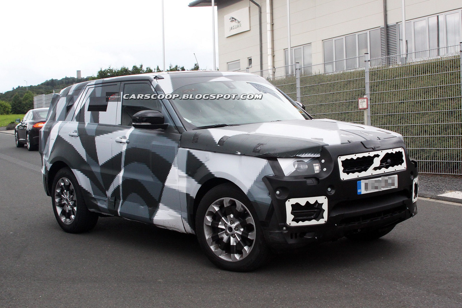 [2014-Range-Rover-Spied-3%255B3%255D.jpg]