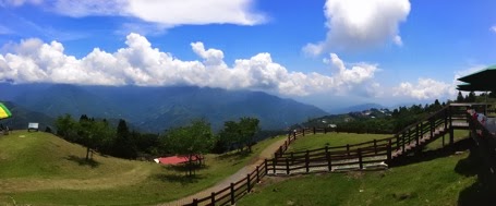 qing-qing-cao-yuan.JPG The grassland and the sky