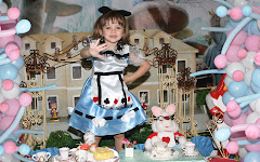 Álbum de fotos de Clara - 3 anos. Fotografias de Adriana Pimenta Produções, que faz foto e vídeo de casamentos, aniversários e eventos em geral, bem como fotoprodutos, fotolivros e álbuns diagramados. Atua em São Paulo. Album (digital) de fotos de Clara - 3 anos. Fotografias digitais de Adriana Pimenta Produções, que faz foto e vídeo de casamentos, aniversários e eventos em geral, bem como fotoprodutos, fotolivros e álbuns diagramados. Atua em São Paulo.