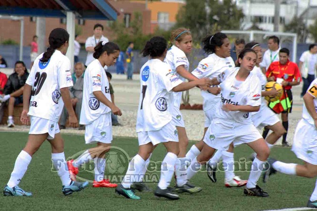 [festejo%2520del%25201ro.%2520de%2520comunicaciones%2520mayary%2520marinela.%2520%25282%2529%255B4%255D.jpg]
