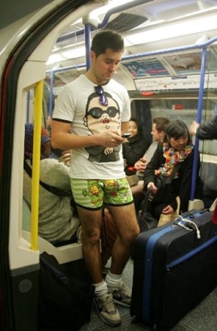 [no-pants-subway-24%255B2%255D.jpg]