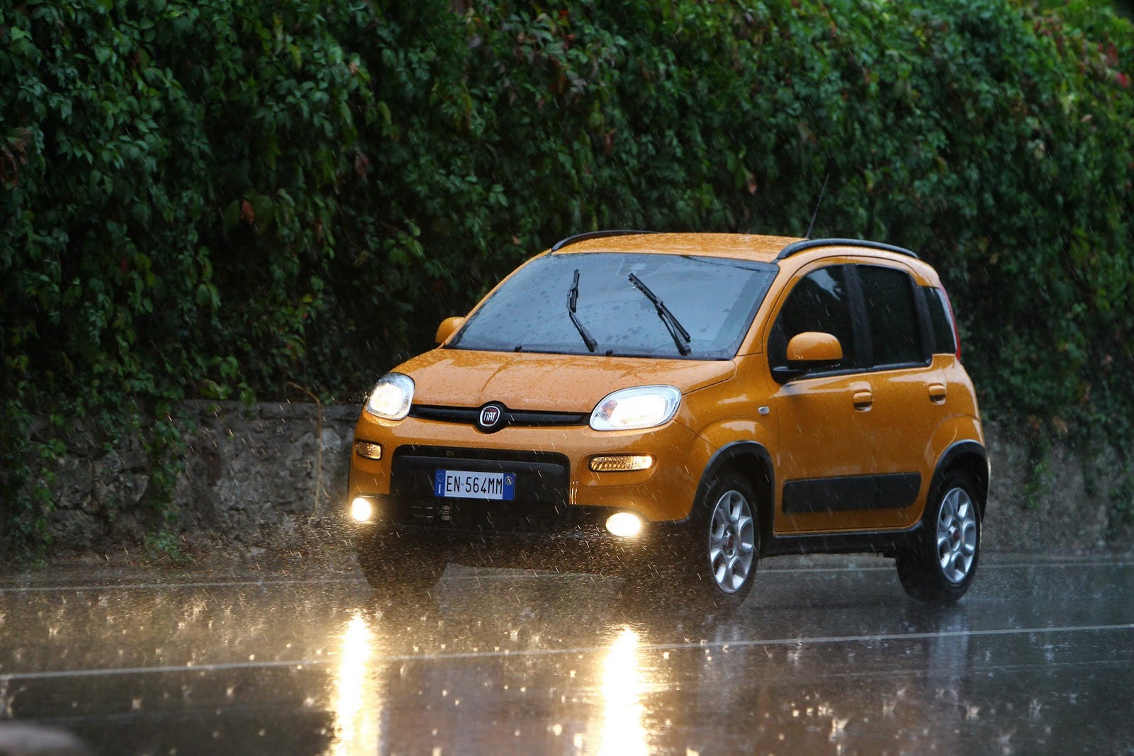 [2013-Fiat-Panda-Trekking-17%255B2%255D.jpg]