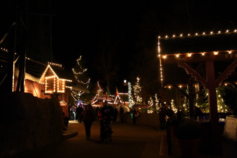 [Christmas-Town-0803.jpg]