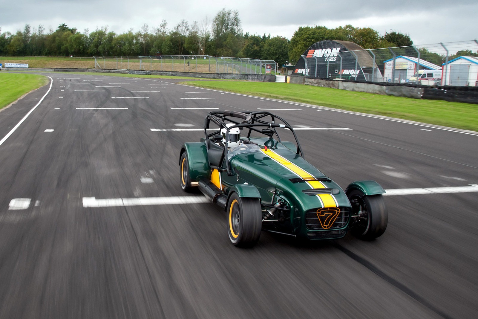 Caterham-7-Superlight-R600-2%255B3%255D.jpg