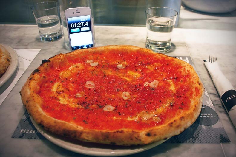 [pizzeria-locale-45.jpg]