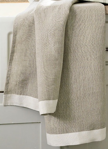 These natural tea towels are so pretty. Summer doesn't always have to bring bright and punchy color into your home.
(remodelista.com) These natural tea towels are so pretty. Summer doesn't always have to bring bright and punchy color into your home.
(remodelista.com)