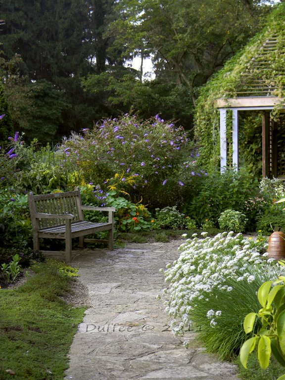 [A%2520Garden%2520Scene%255B3%255D.jpg]