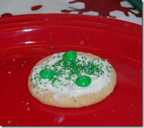 Elf & Cookie Decorating 014