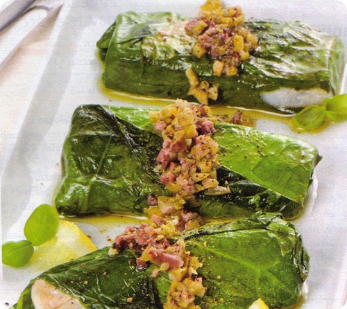 Involtini di nasello e lattuga con salsa di olive Involtini di nasello e lattuga con salsa di olive