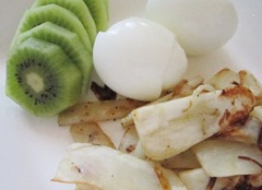 kiwi, hard boiled eggs, sweet potato home fries, 240baon kiwi, hard boiled eggs, sweet potato home fries, 240baon