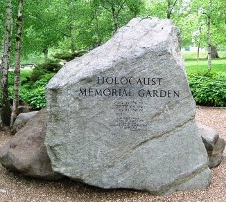 [Holocaust.Memorial.Hyde.Park.London7.jpg]