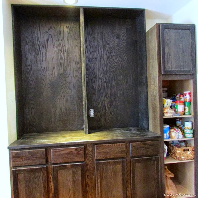 [09%2520using%2520stock%2520cabinets%2520and%2520plywood%2520to%2520make%2520a%2520butlers%2520pantry%255B4%255D.jpg]