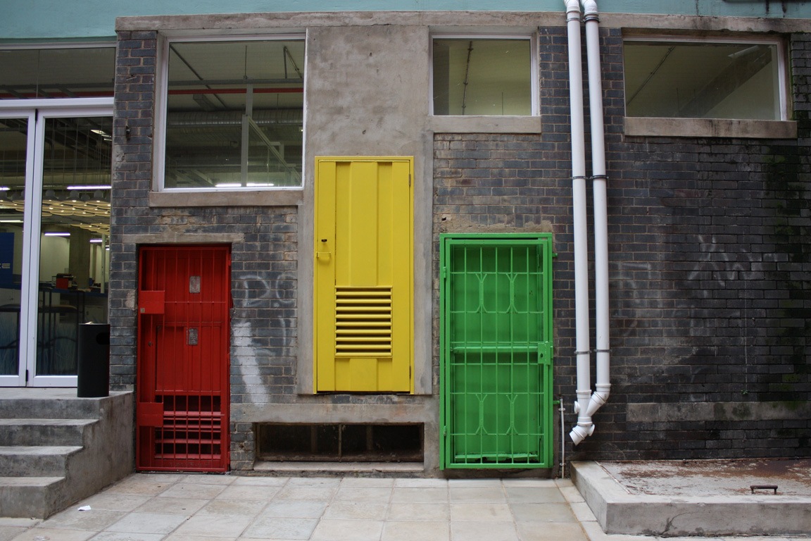 [Coloured-doorways-in-a-Braamfontein-%255B3%255D.jpg]