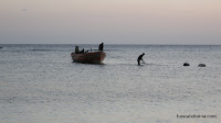 Amarrando la barca.
