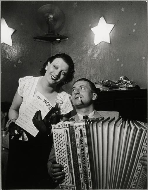 Brassaï ~ Kiki et son accordéoniste, au