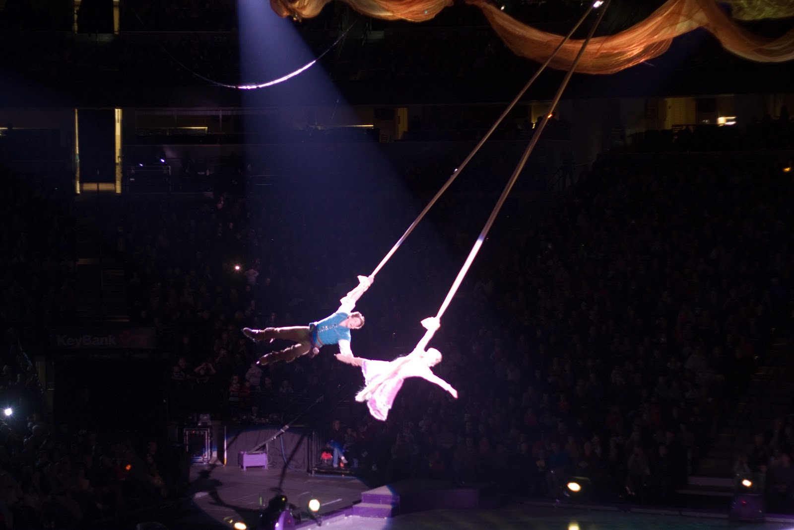 [12.7.12%2520-%2520tangled%2520rapunzel%2520and%2520flynn%2520flying%25205%255B4%255D.jpg]
