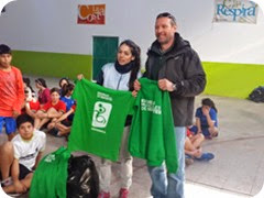 Los alumnos de la Escuela de Handball municipal recibieron nueva indumentaria