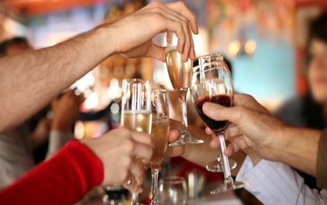 Entertaining Games to Amuse your Guests at Cocktail Party Venues London