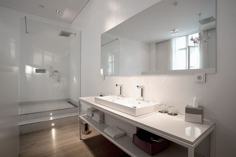 het-arresthuis-director-bathroom het-arresthuis-director-bathroom