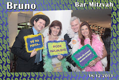 Fotos do evento Bruno - 18.12.11. Foto numero 17 da Social Click Fotografia Digital, do Rio de Janeiro, RJ, que faz fotos divertidas, fotos malucas, fotos com fantasias, fotos na hora, fotografia maluca, fotografia divertida com molduras personalizadas. fotos divertidas malucas foto maluca animadas animado rj rio de janeiro divertida fantasia animada noivas montagem social fotojornalismo casamento