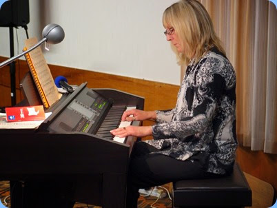 Our guest artist, professional pianist and music teacher, Louise Lamb. Louise played jazz standards from the goldern era of the 1920's and 1930's. Certainly Louise broght the best out of our top-of-the-line Clavinova CVP-509. Photo courtesy of Dennis Lyons.