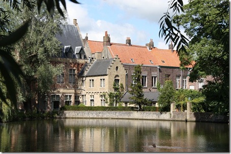 aangebouwd
