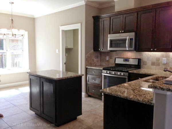 Standard kitchen in Texas.jpg Standard kitchen in Texas