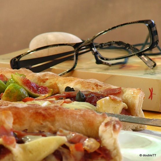 [pizza%2520sa%2520slatkim%2520od%2520luka%2520i%2520smokava-7%255B5%255D.jpg]