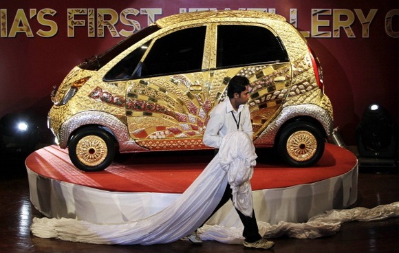 [Indian-Car-Maker-Tata-Unveils-Gold-plated-Nano_06%255B2%255D.jpg]