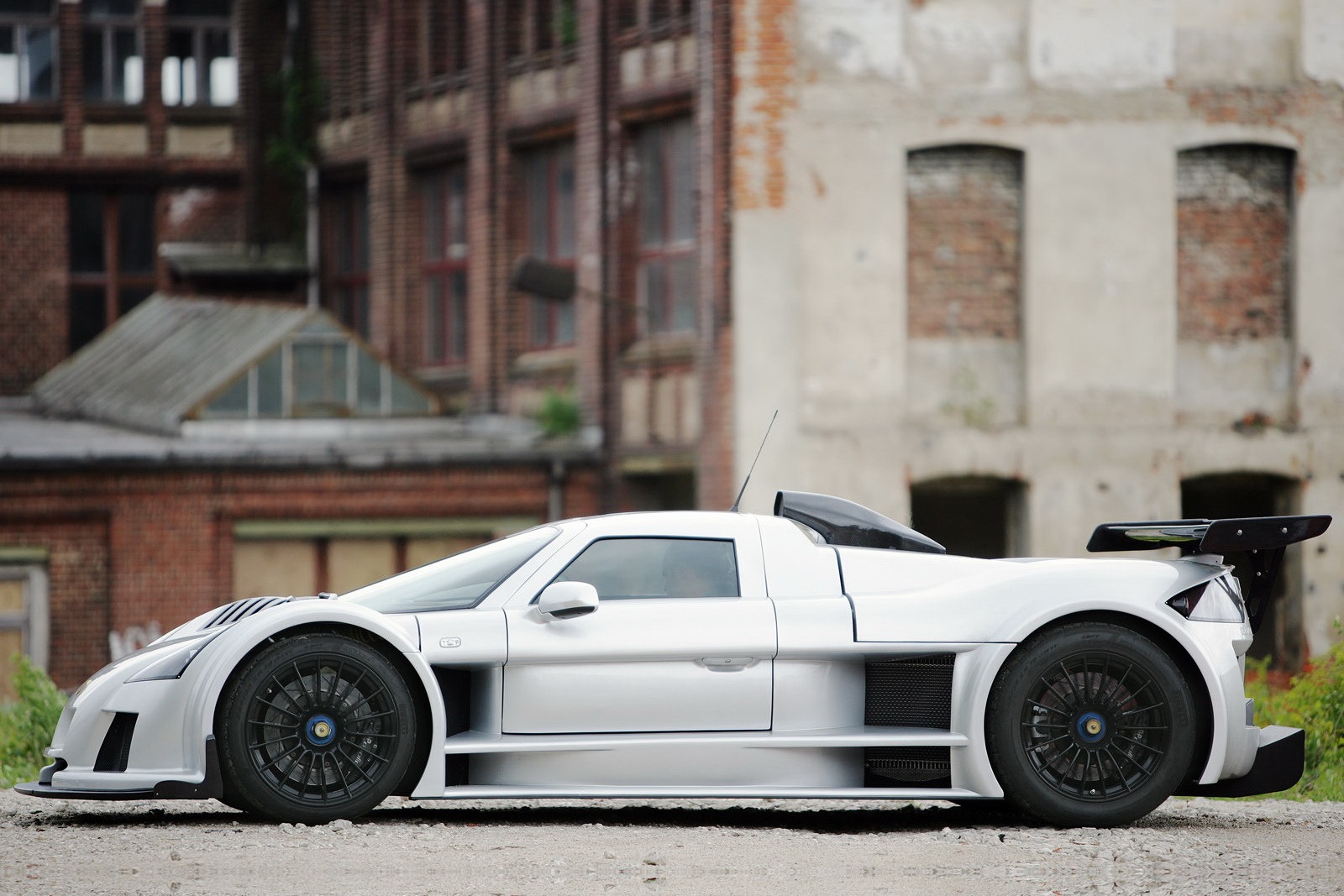 [Gumpert-Apollo-7%255B2%255D.jpg]