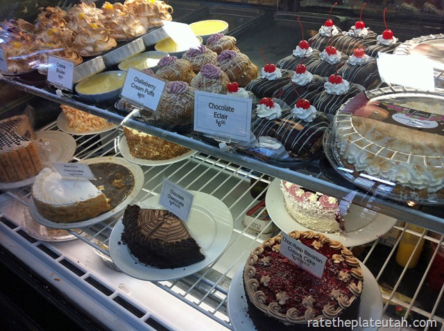 [Linn%2527s%2520Bakery%2520Counter%255B4%255D.jpg]