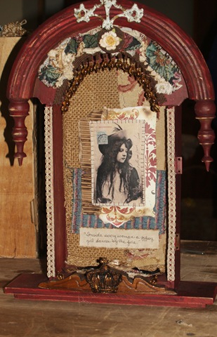 [KCsShrine7.jpg]