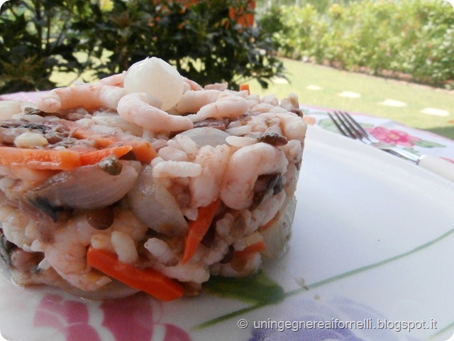 insalata riso legumi gamberetti carote cipolline lenticchie piselli fagioli azuki insalata riso legumi gamberetti carote cipolline lenticchie piselli fagioli azuki