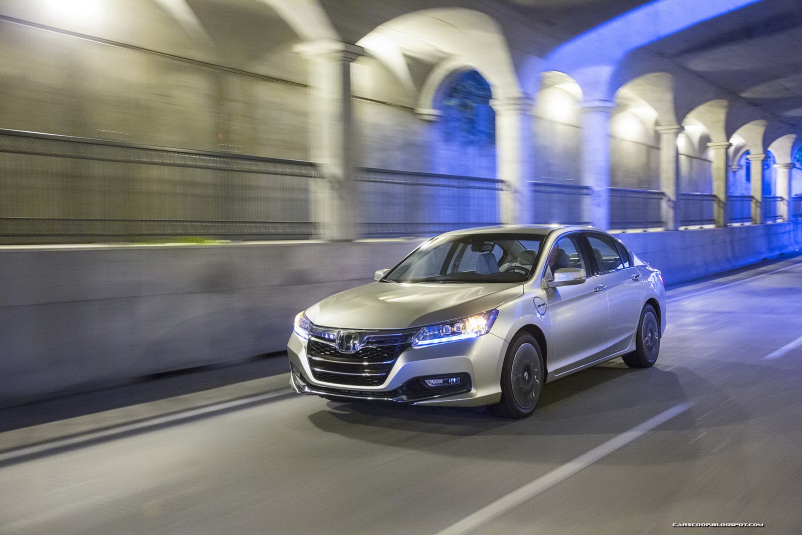 [2014_Honda_Accord_PHEV_157_%255B2%255D.jpg]