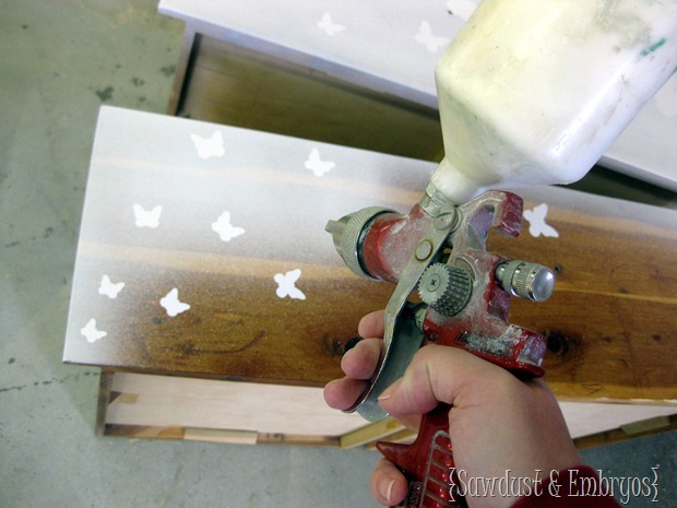 Using Vinyl as a Stencil for Wood Grain to pop through! {Sawdust and Embryos}
