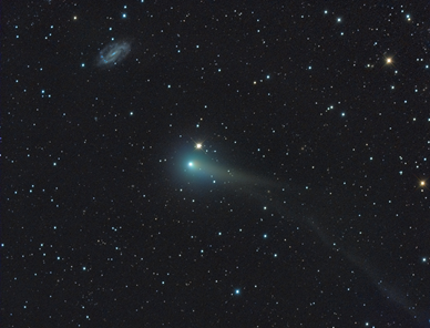 o cometa PanSTARRS e a galáxia NGC 3319