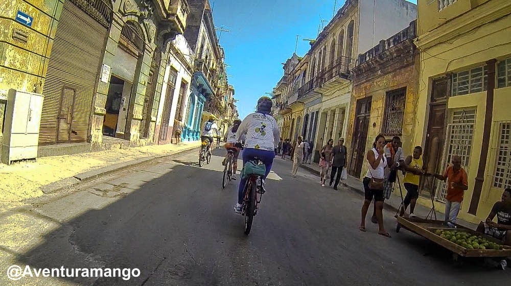 [Pedalando-nas-ruas-de-Havana-36.jpg]