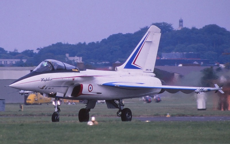 Dassault-Rafale-Aircraft-Farnborough-Airshow-UK-05-R