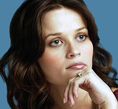 Reese Witherspoon és Keanu Reeves egymásba szeretnek a fagyos űrben