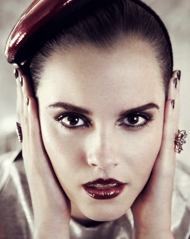 [Emma%2520Watson%2520-%2520Vogue%2520July%25202011%2520-%25203%255B1%255D.jpg]