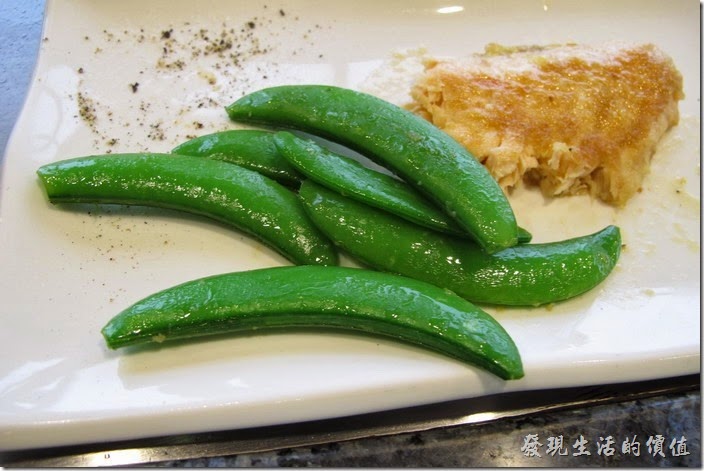台南-上品鐵板燒餐廳。接下來是【豌豆】，這煎好的豌豆，雖然熟透，但還帶著脆度，不像大鍋炒那麼般軟爛。
