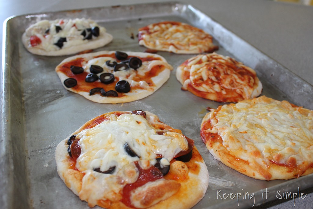 [personal%2520mini%2520pizza%2520%25288%2529%255B8%255D.jpg]